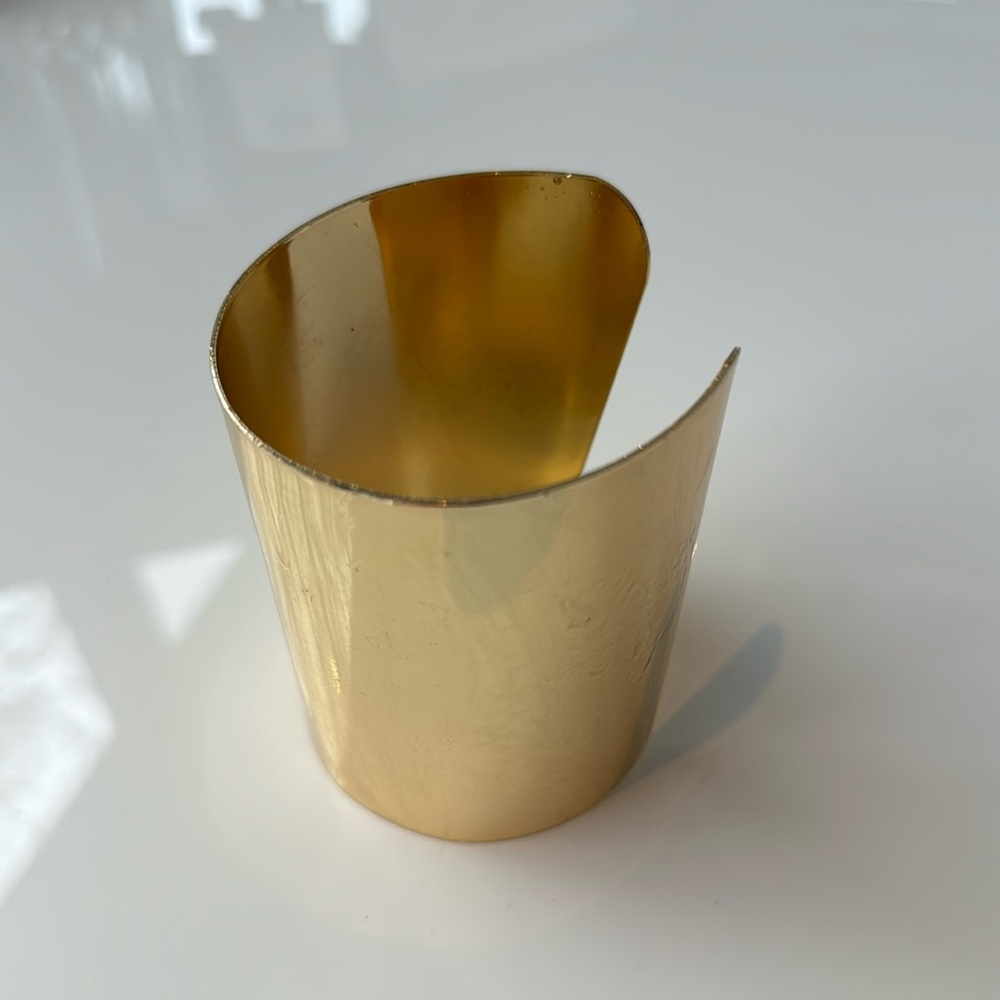 Gold bracelet